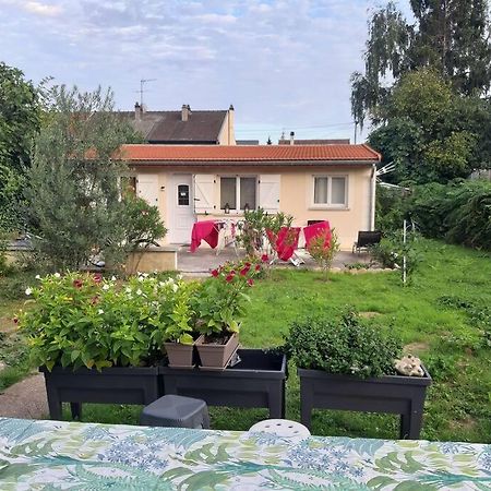 Apartamento Appart T2 Proche Aeroport Roissy Tremblay-en-France Exterior foto
