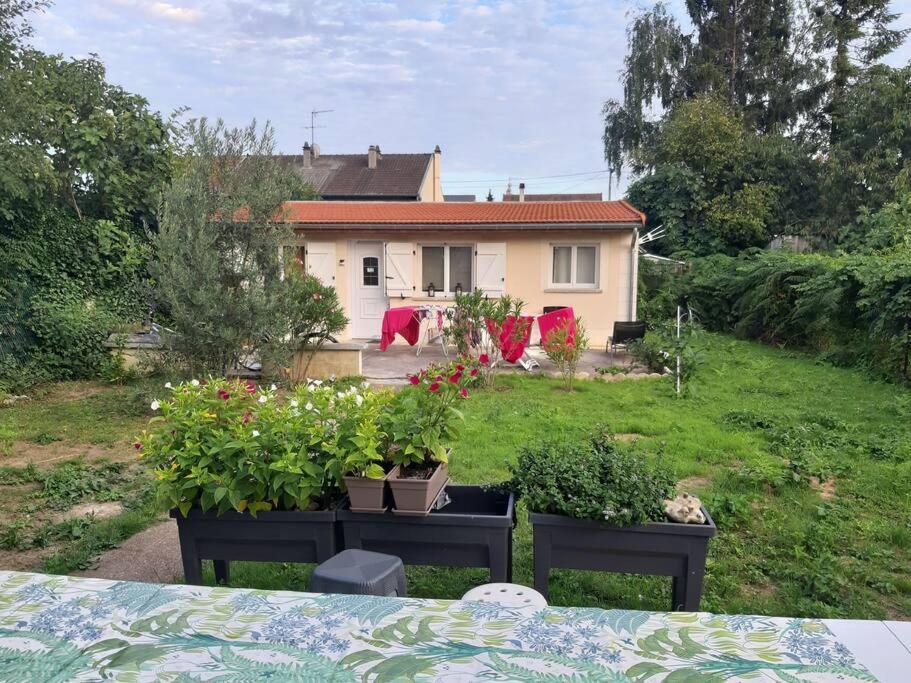 Apartamento Appart T2 Proche Aeroport Roissy Tremblay-en-France Exterior foto